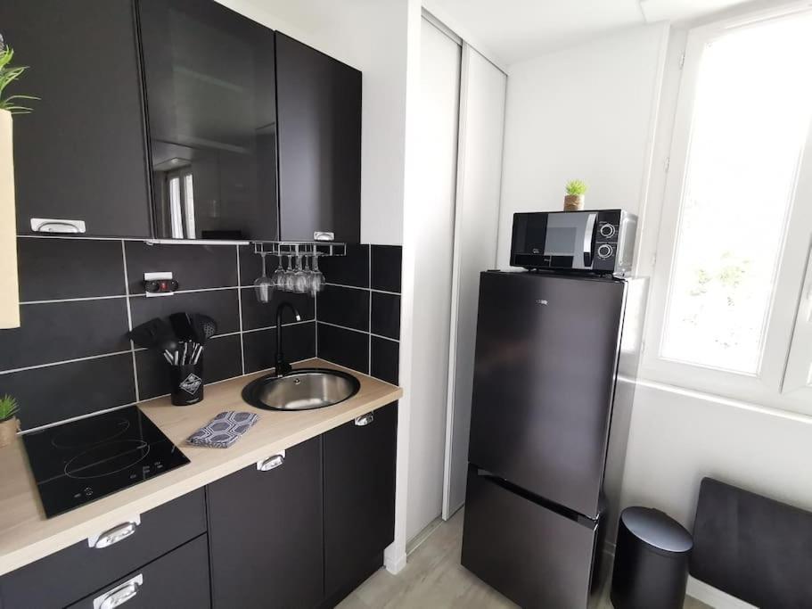 Appartement L'authentique *studio *parking Prive* *wifi*calme
