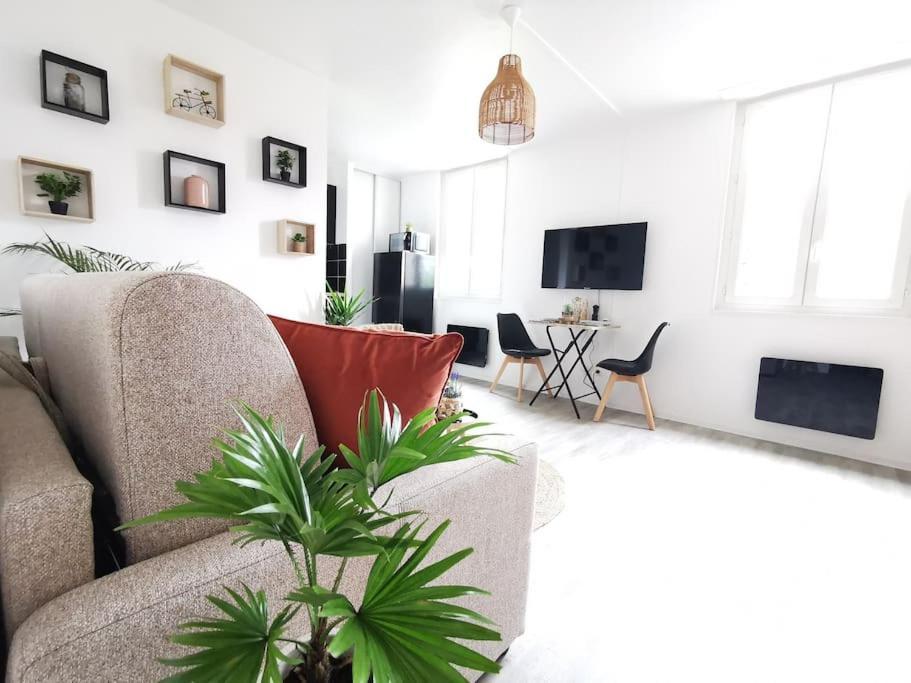 L'authentique *studio *parking Prive* *wifi*calme Appartement