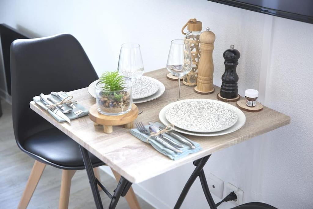 L'authentique *studio *parking Prive* *wifi*calme Appartement